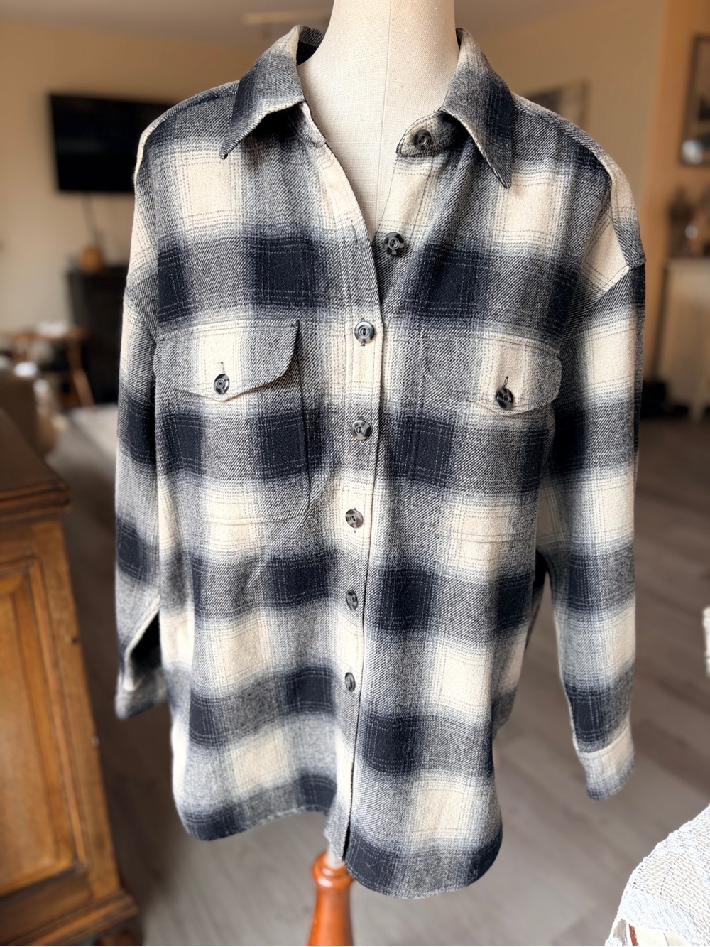 Vintage 90s Liz Wear Wool Blend Plaid Oversized Shacket, size M
